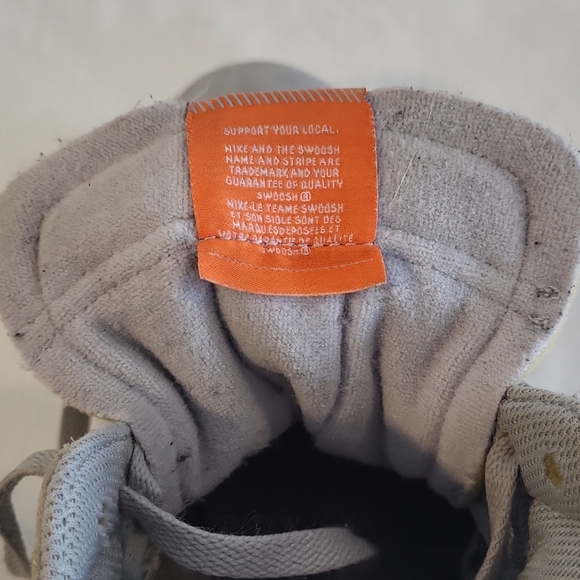 Nike Size 13 Grey & White Sneakers - Picture 6 of 14